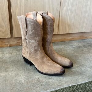 Women’s Tecovas size 10 - NWOT